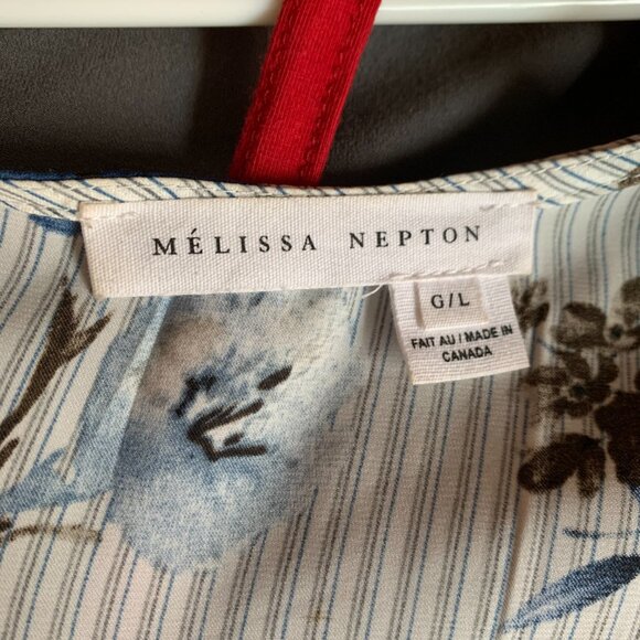 MELISSA NEPTON-  sleeveless faux wrap blouse white - blue pink flowers - large - Picture 9 of 10